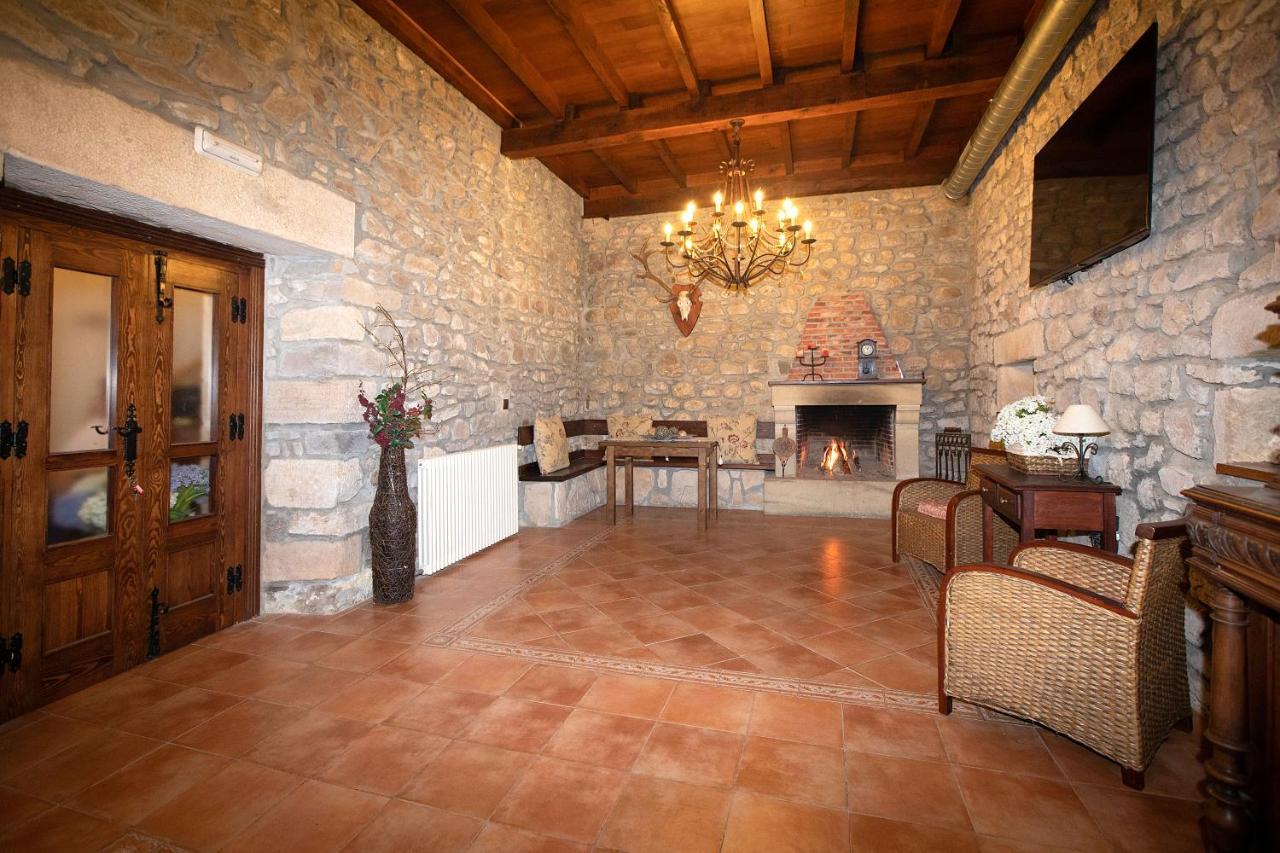 La Casona De Lombrana, En Polaciones Exterior photo