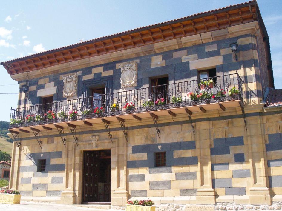 La Casona De Lombrana, En Polaciones Exterior photo